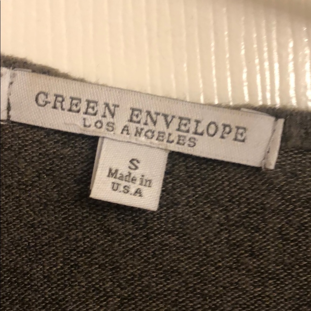 Sweater/shirt - Picture 2 of 2